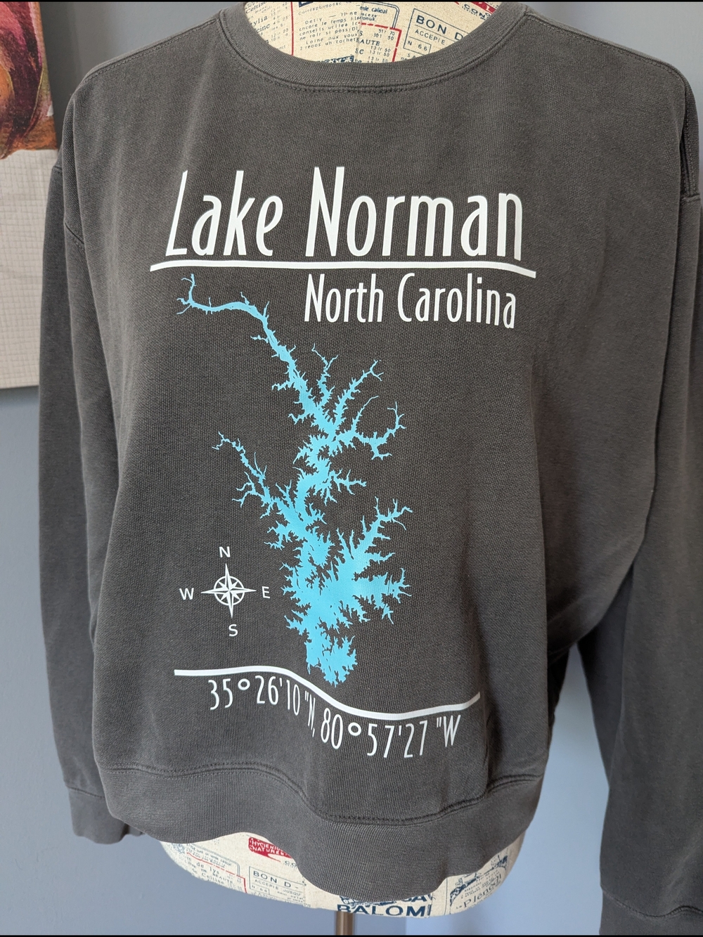 Lake Norman North Carolina Crop Sweatshirt - Charcoal with Blue Print